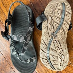Chaco Cloud in Black/White M 13